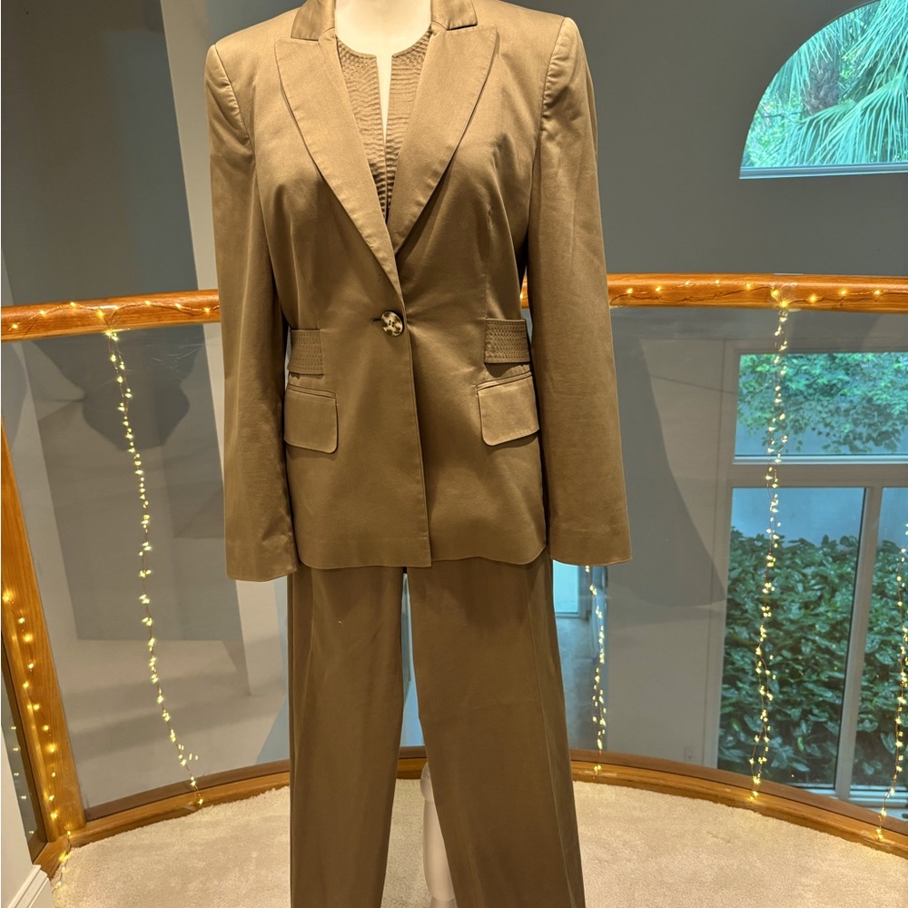Escada olive suit in olive color size 8